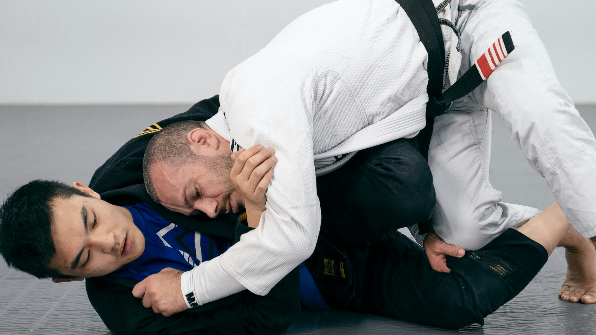 “Weave and Cross Grip Pass” by Lachlan Giles • SUBMETA